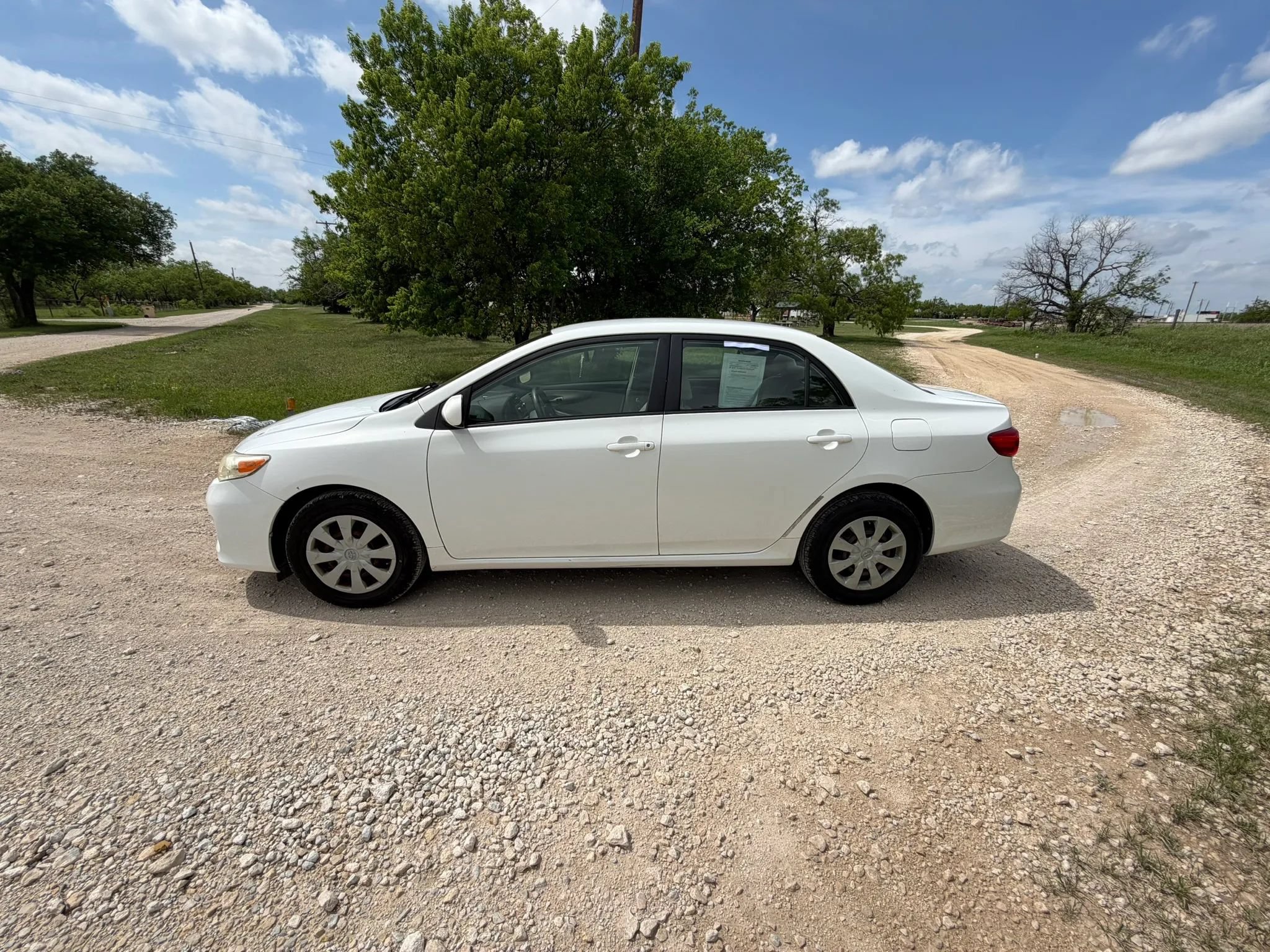 Used 2011 Toyota Corolla LE FWD image 1