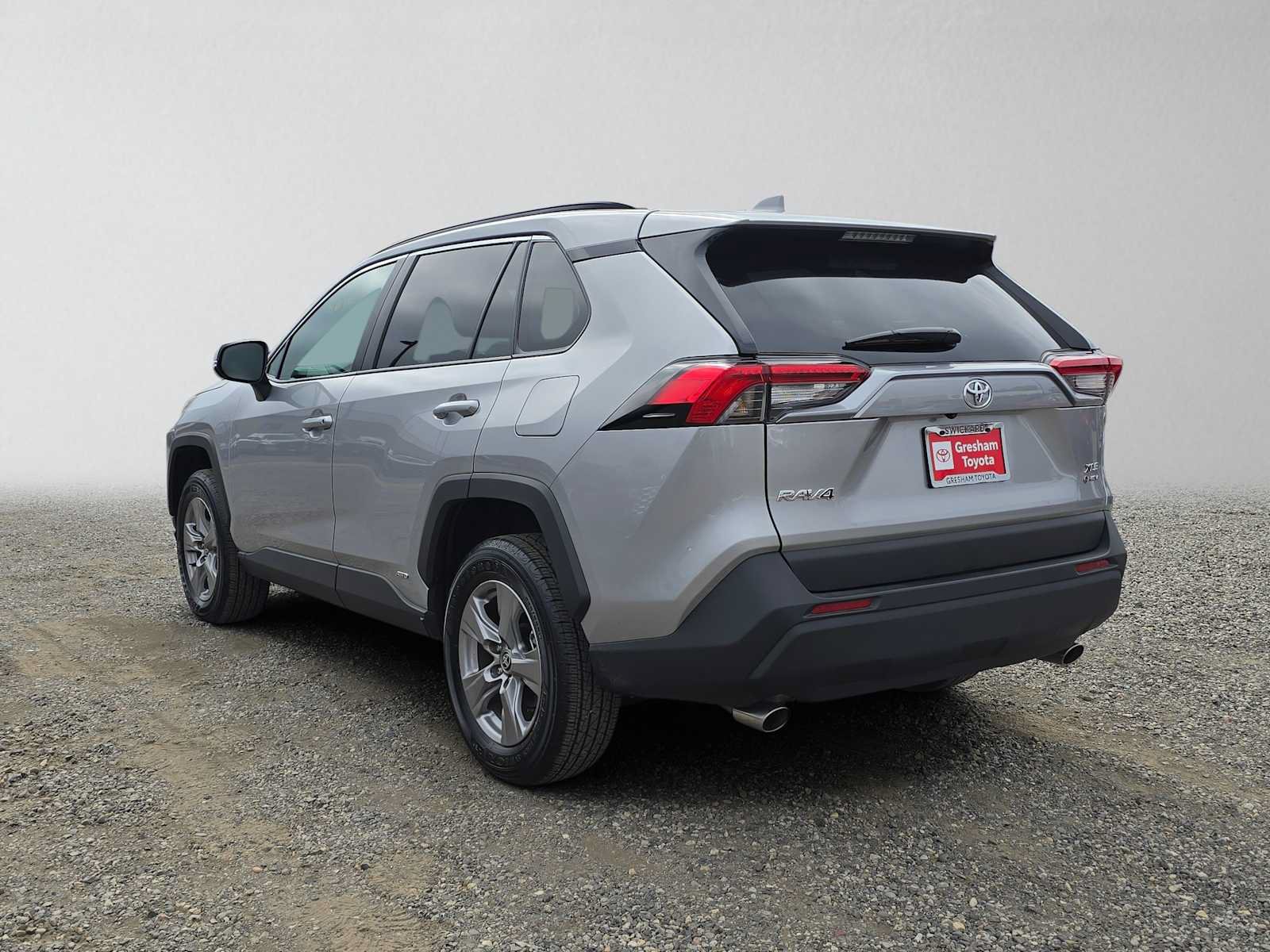 Used 2025 Toyota RAV4 XLE w/ Weather Package AWD/4WD image 5
