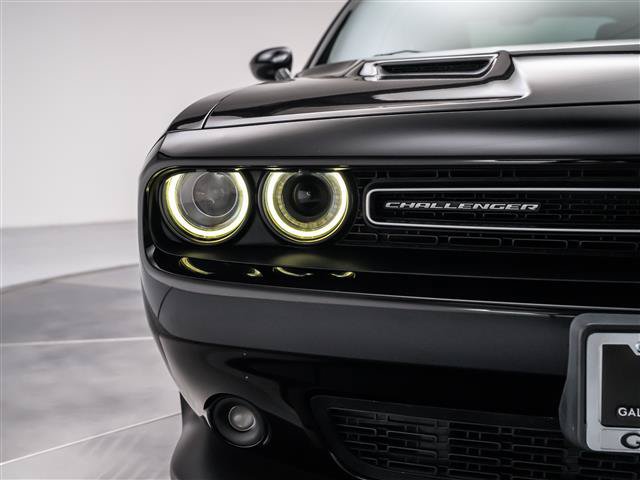 Used 2016 Dodge Challenger R/T Scat Pack RWD image 14