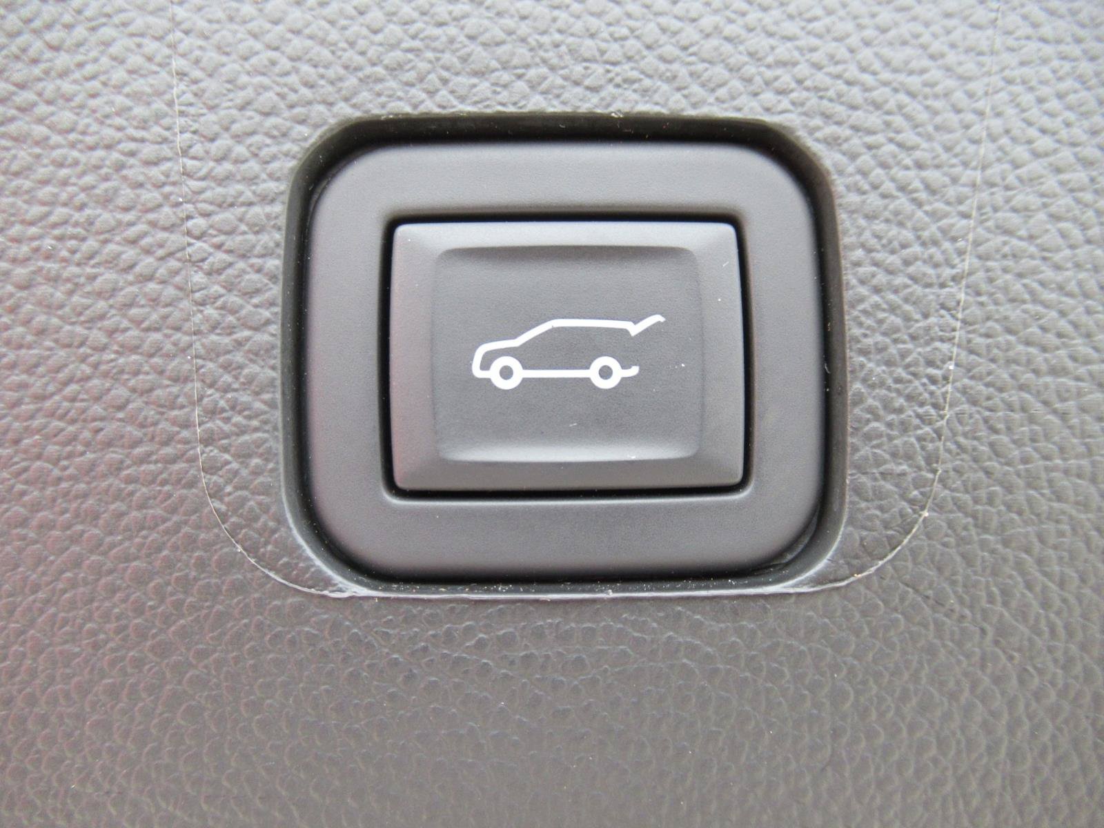 Used 2023 Chevrolet Traverse LT FWD image 38