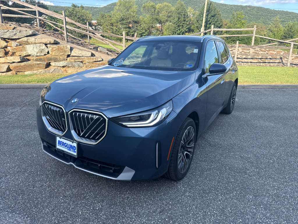 Used 2025 BMW X3 xDrive30i w/ Premium Package AWD/4WD image 3
