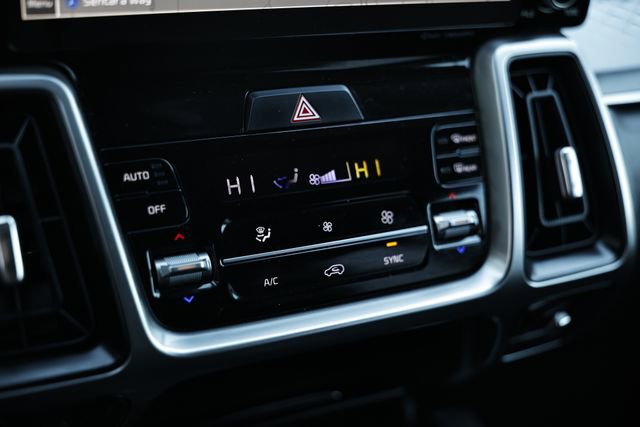 Used 2022 Kia Sorento S image 37