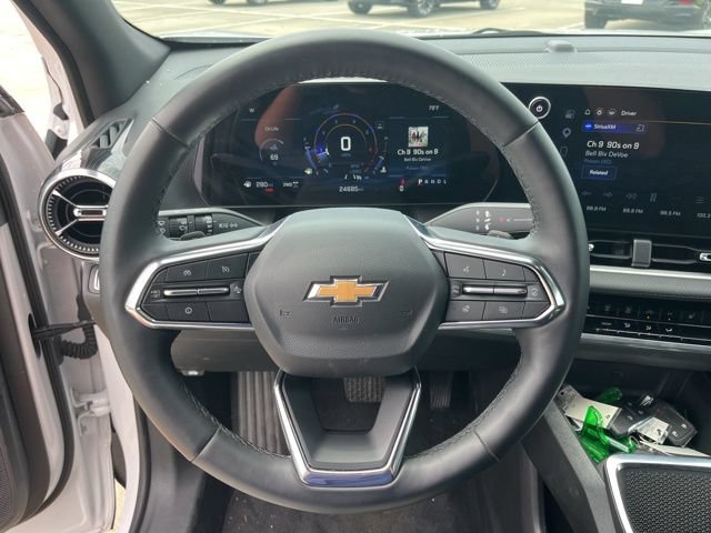 Used 2025 Chevrolet Equinox LT AWD/4WD image 16