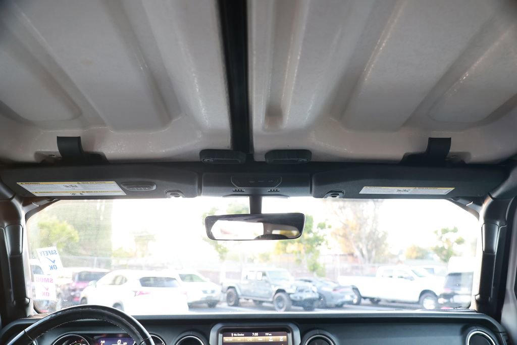 Used 2021 Jeep Wrangler Unlimited Sahara w/ Cold Weather Group AWD/4WD image 34