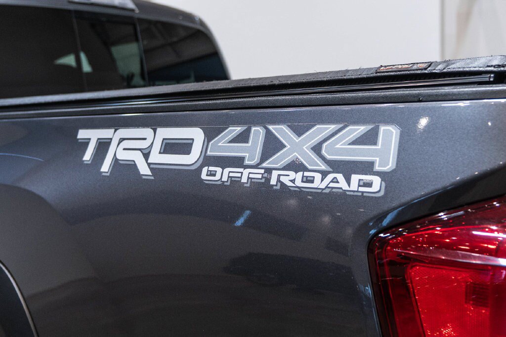 Used 2017 Toyota Tacoma TRD Off-Road AWD/4WD image 11