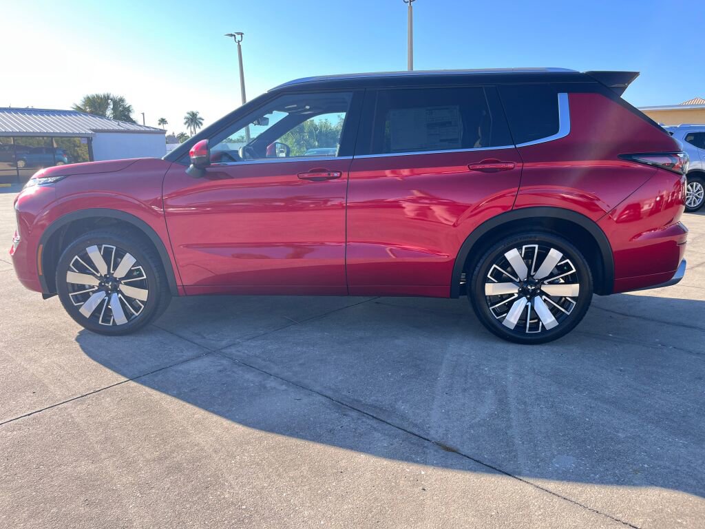 New 2026 Mitsubishi Outlander SEL image 6