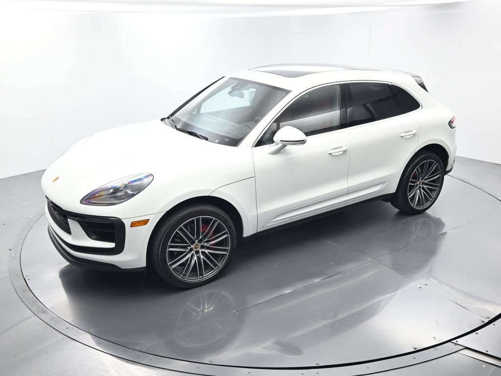 Certified 2024 Porsche Macan S AWD/4WD image 33
