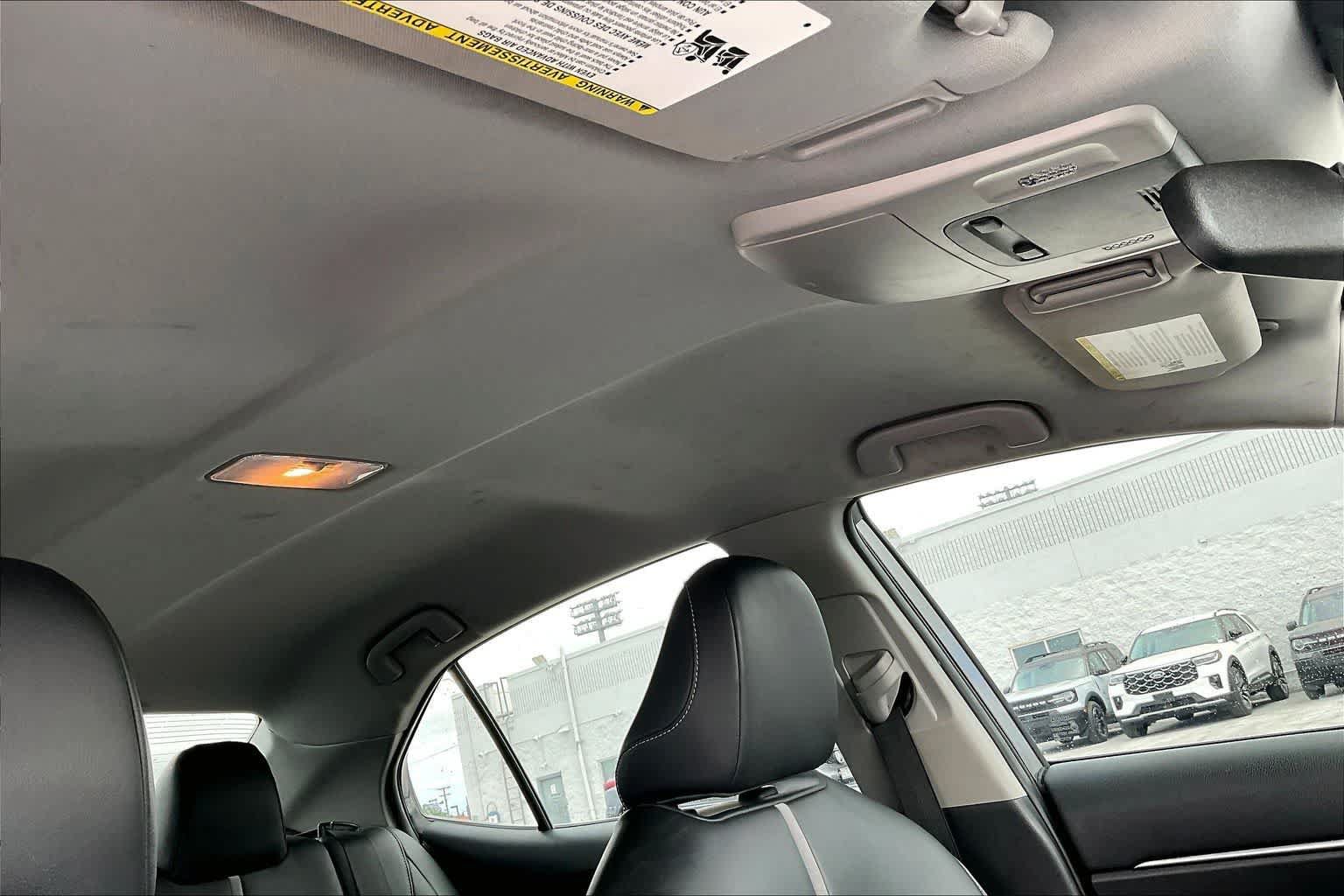 Used 2020 Toyota Camry SE FWD image 30