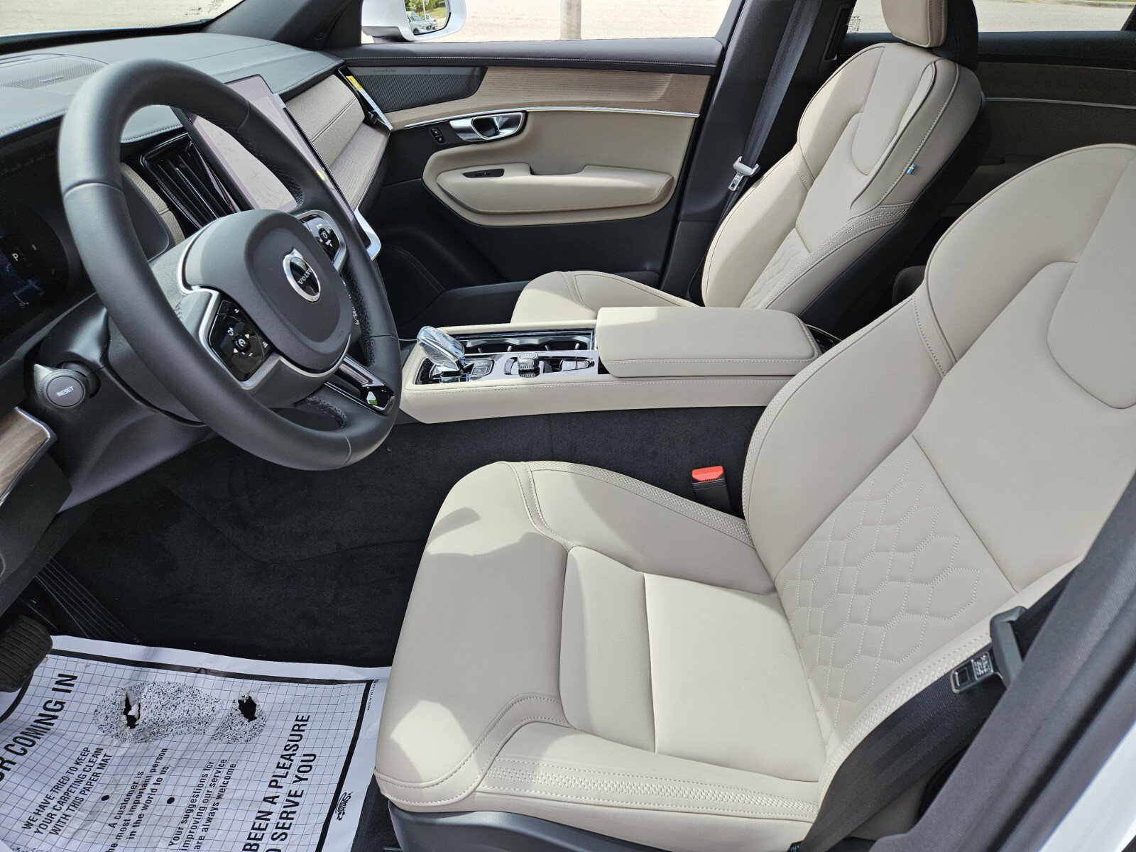 New 2026 Volvo XC90 B6 Plus w/ Protection Package Premier AWD/4WD image 7