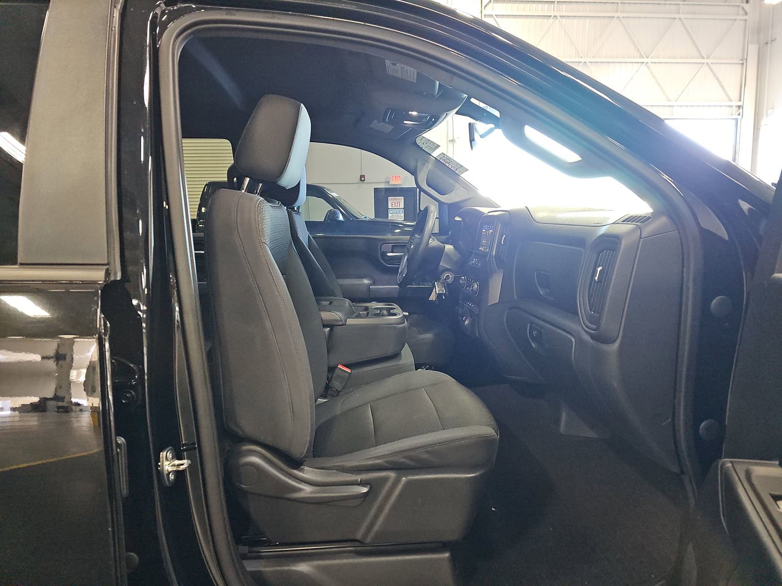 Used 2019 Chevrolet Silverado 1500 Custom w/ Custom Max Trailering Package image 8