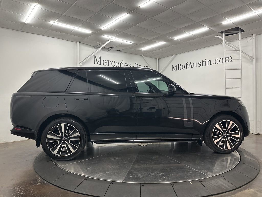 Used 2025 Land Rover Range Rover Long Wheelbase SE image 8