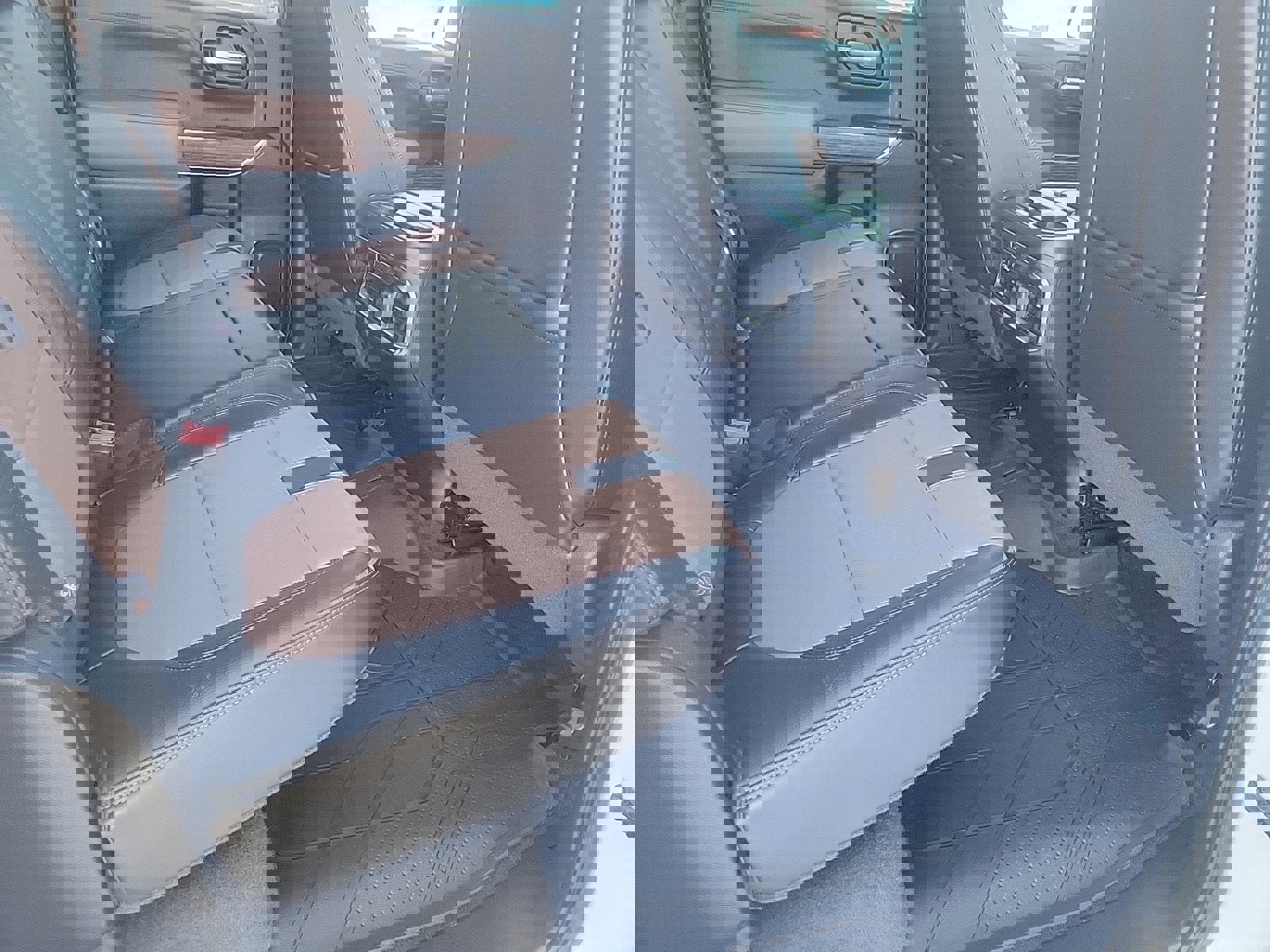 Used 2020 Chevrolet Silverado 1500 High Country w/ Technology Package image 15