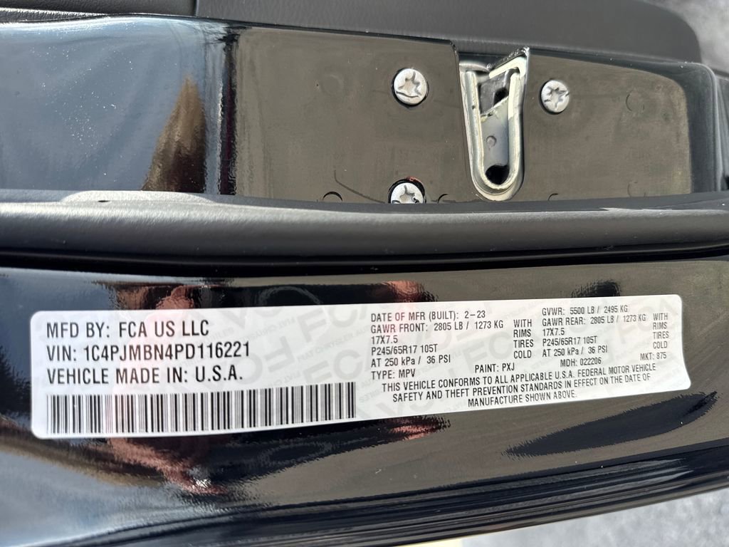 Used 2023 Jeep Cherokee Trailhawk w/ Premium Leather Package image 29