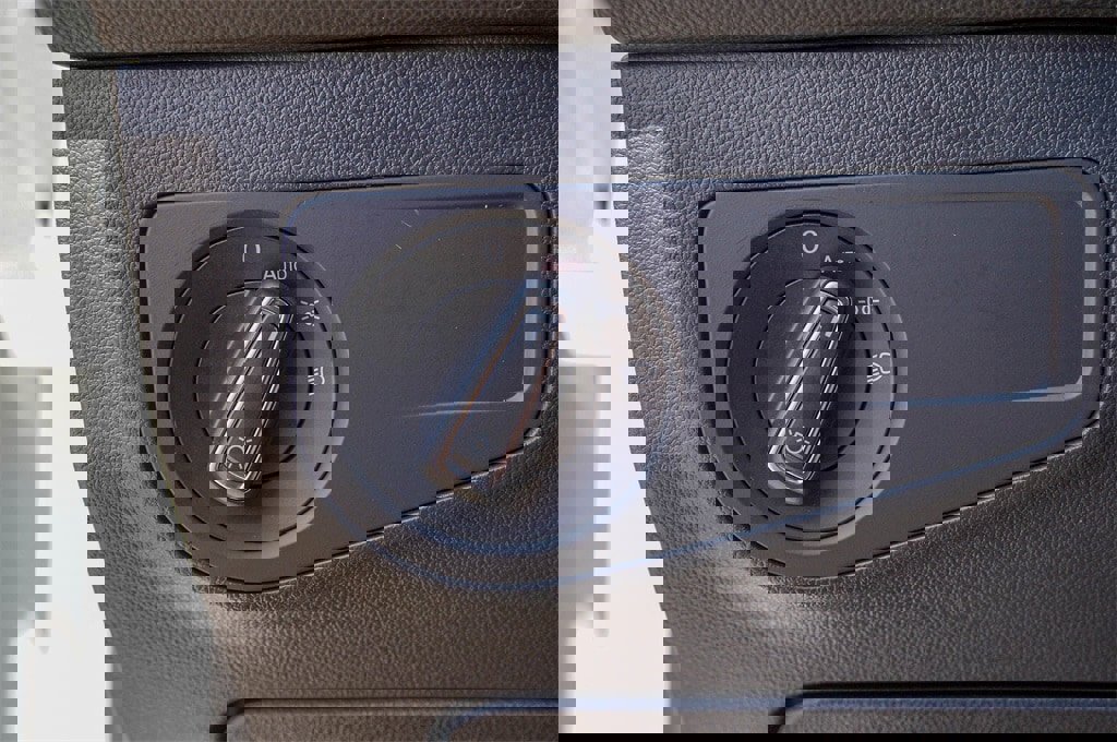 New 2024 Volkswagen Tiguan SE image 22