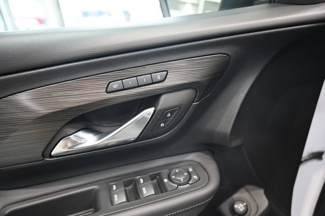 Used 2023 GMC Terrain SLT FWD image 27