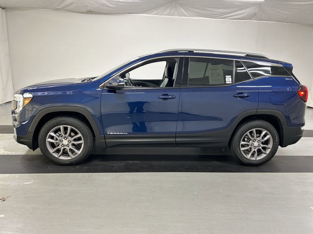 Certified 2022 GMC Terrain SLT w/ Tech Package AWD/4WD image 6