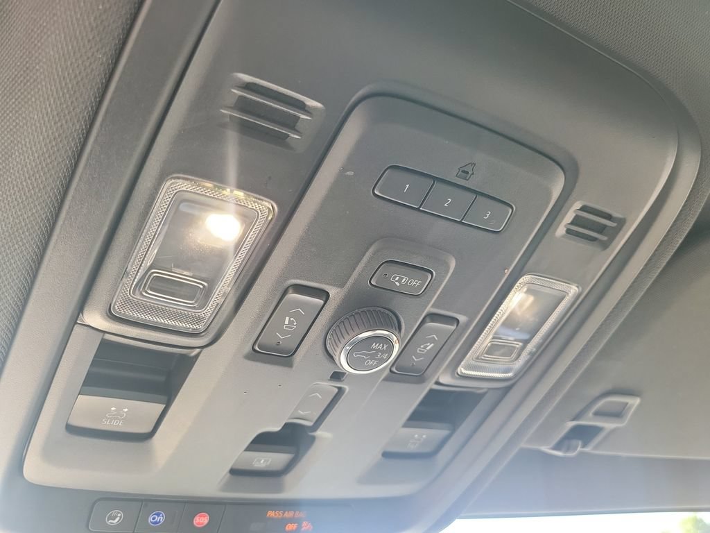 Used 2023 Chevrolet Suburban Premier AWD/4WD image 40