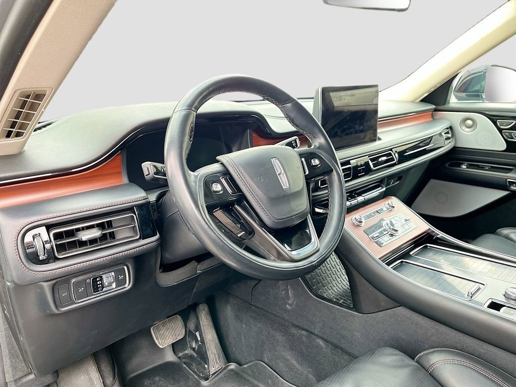 Used 2022 Lincoln Aviator Reserve w/ Equipment Group 201A AWD/4WD image 9