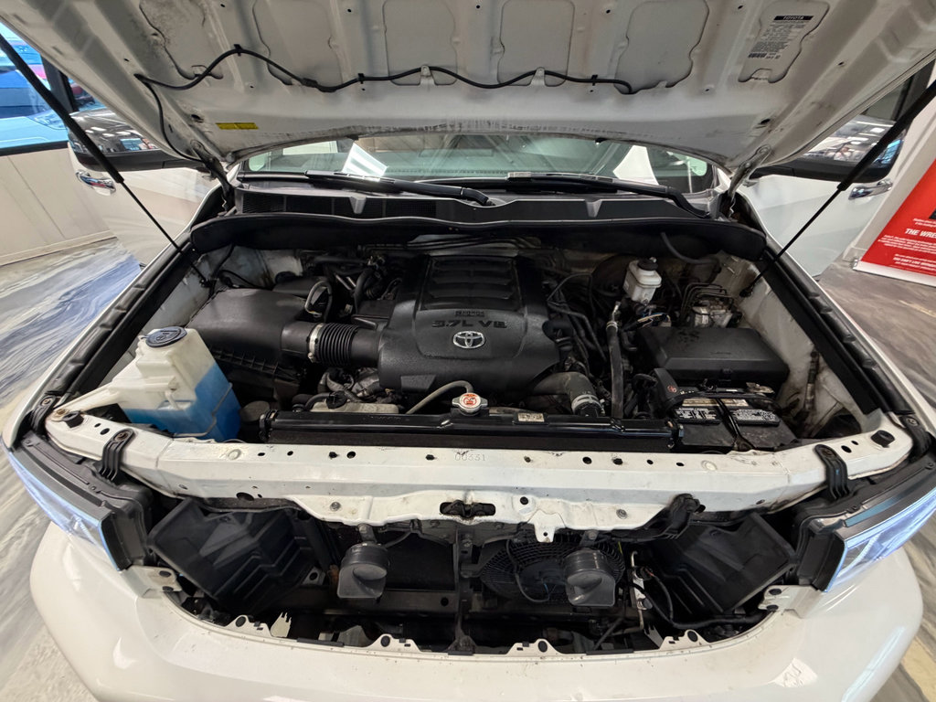 Used 2018 Toyota Sequoia Platinum AWD/4WD image 72
