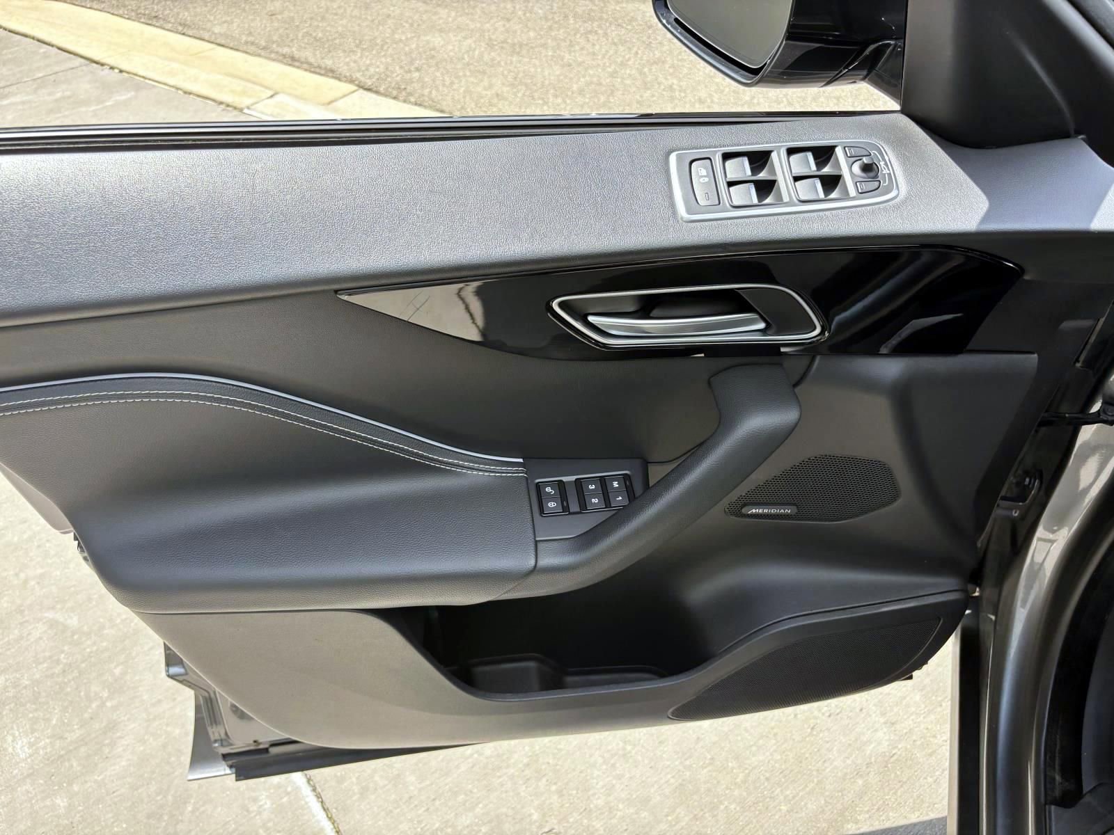 Used 2019 Jaguar F-PACE R-Sport AWD/4WD image 13