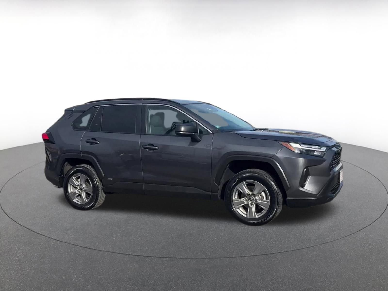 Used 2025 Toyota RAV4 LE video 2