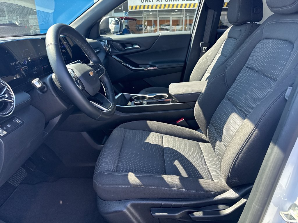 Used 2026 Chevrolet Equinox LT FWD image 10