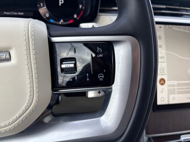 Used 2024 Land Rover Range Rover Long Wheelbase SE image 28