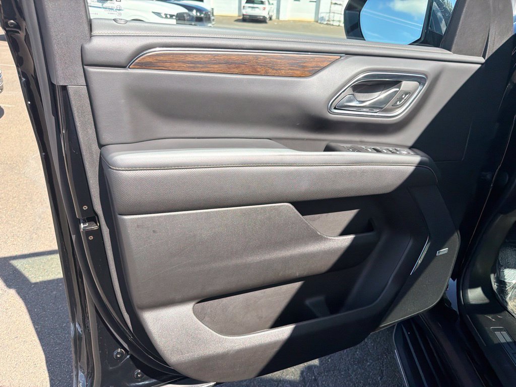Used 2023 Chevrolet Tahoe Premier AWD/4WD image 11