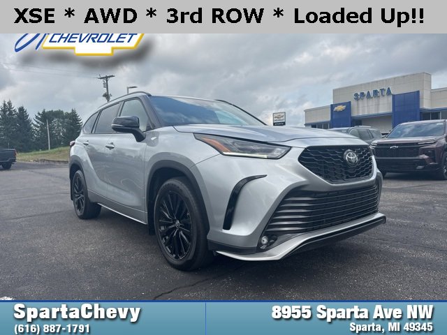 Used 2023 Toyota Highlander XSE image 1