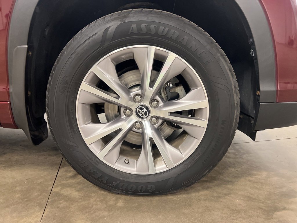 Used 2016 Toyota Highlander LE image 9