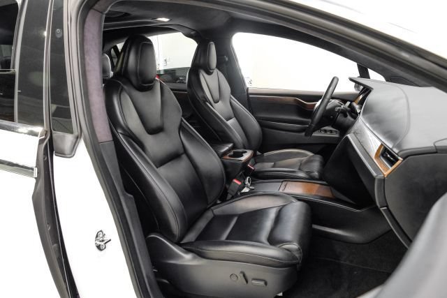 Used 2020 Tesla Model X Long Range AWD/4WD image 37