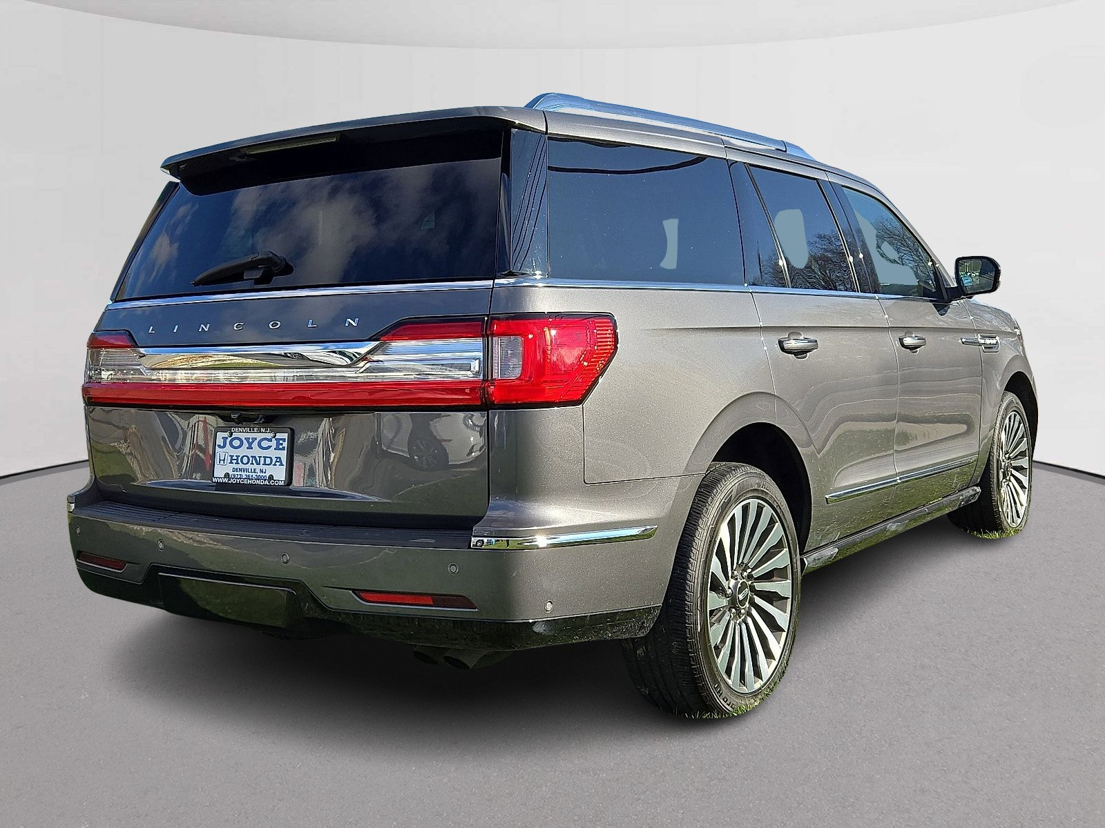 Used 2021 Lincoln Navigator Reserve w/ Luxury Package image 10