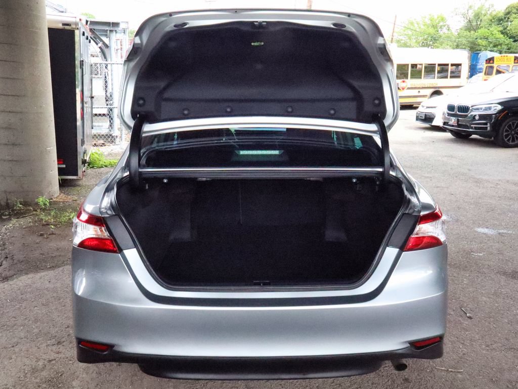 Used 2020 Toyota Camry LE FWD image 56