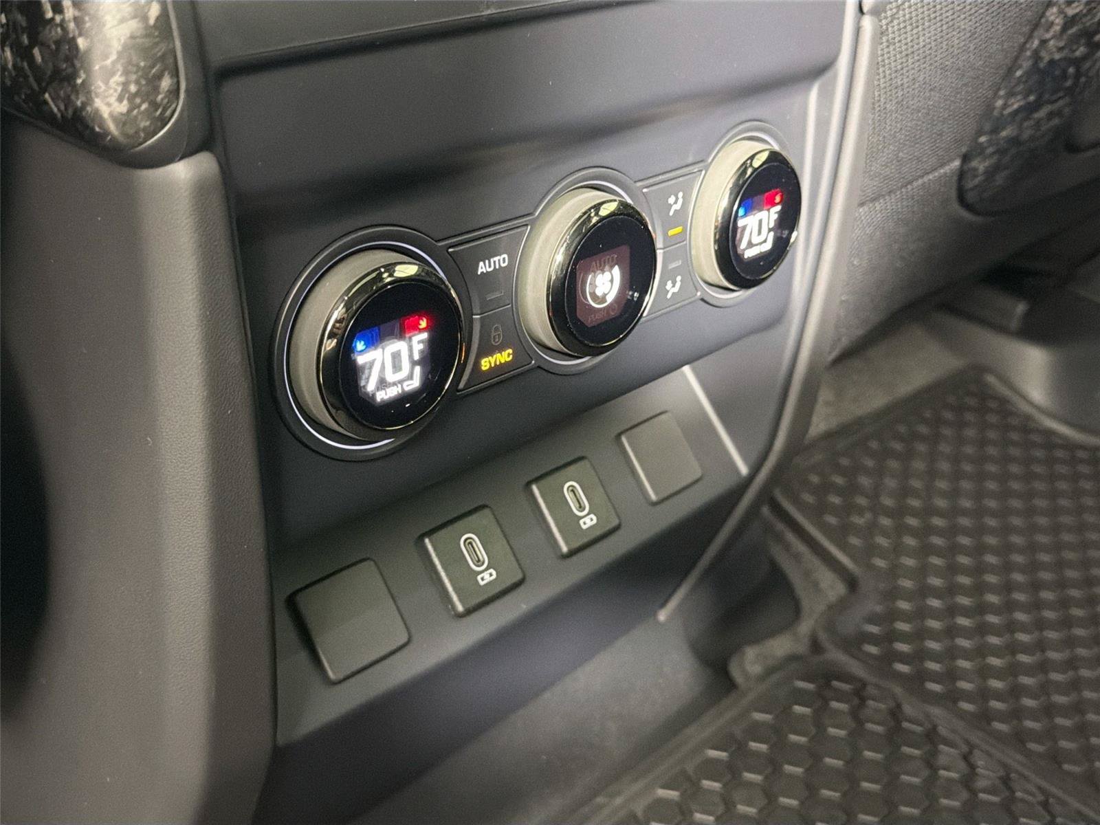 New 2026 Land Rover Defender 110 OCTA AWD/4WD image 27