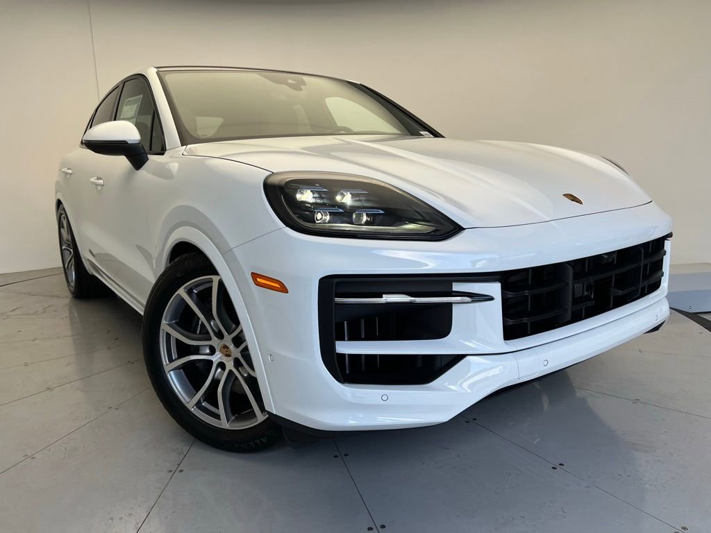 Used 2025 Porsche Cayenne Coupe image 24
