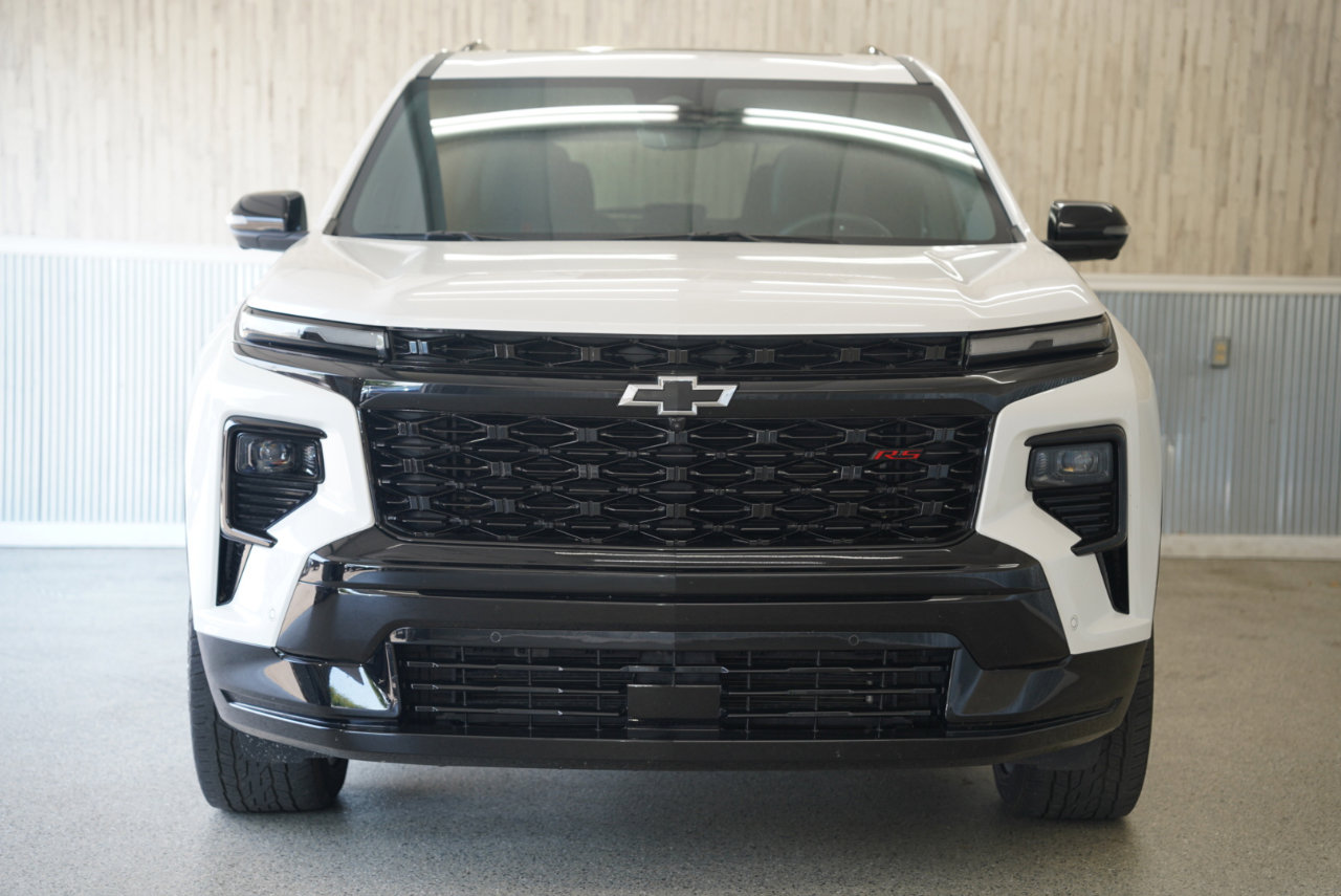 Used 2024 Chevrolet Traverse RS w/ LPO, Floor Liner Package image 3