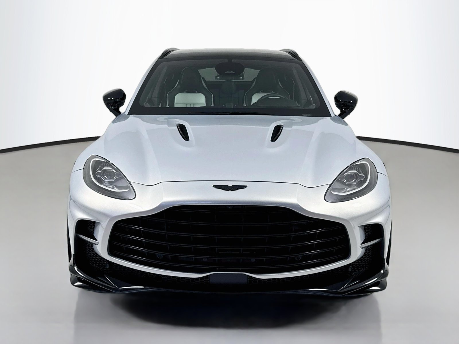 Used 2026 Aston Martin DBX 707 AWD/4WD image 2