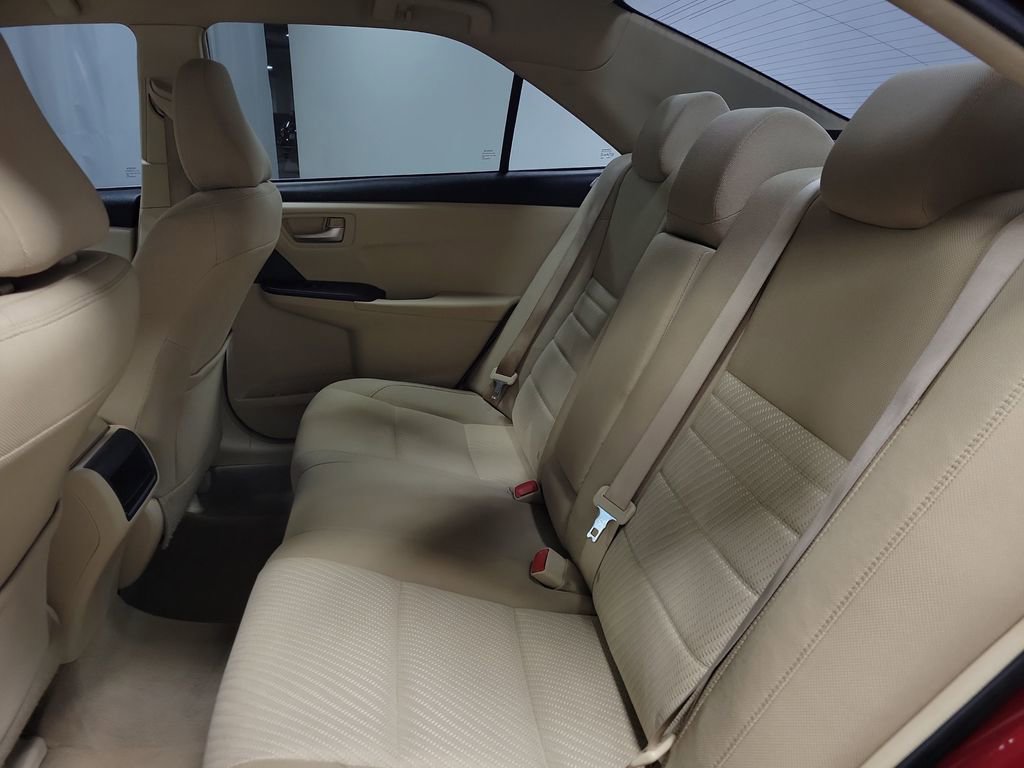Used 2016 Toyota Camry LE image 19