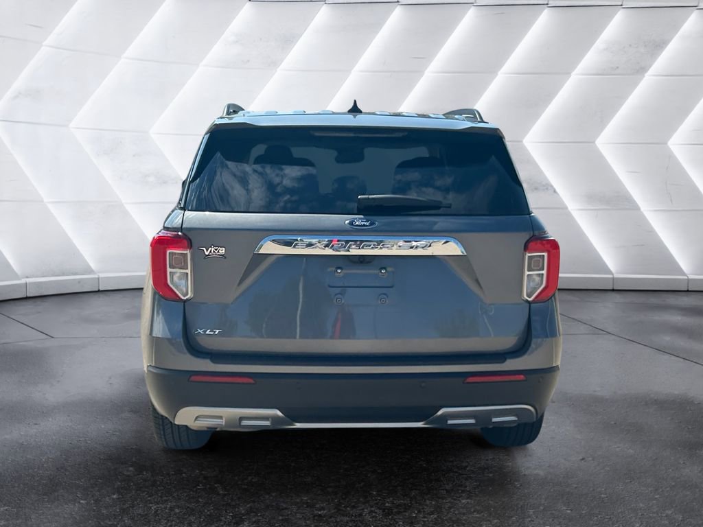 Used 2022 Ford Explorer XLT w/ Equipment Group 202A image 5