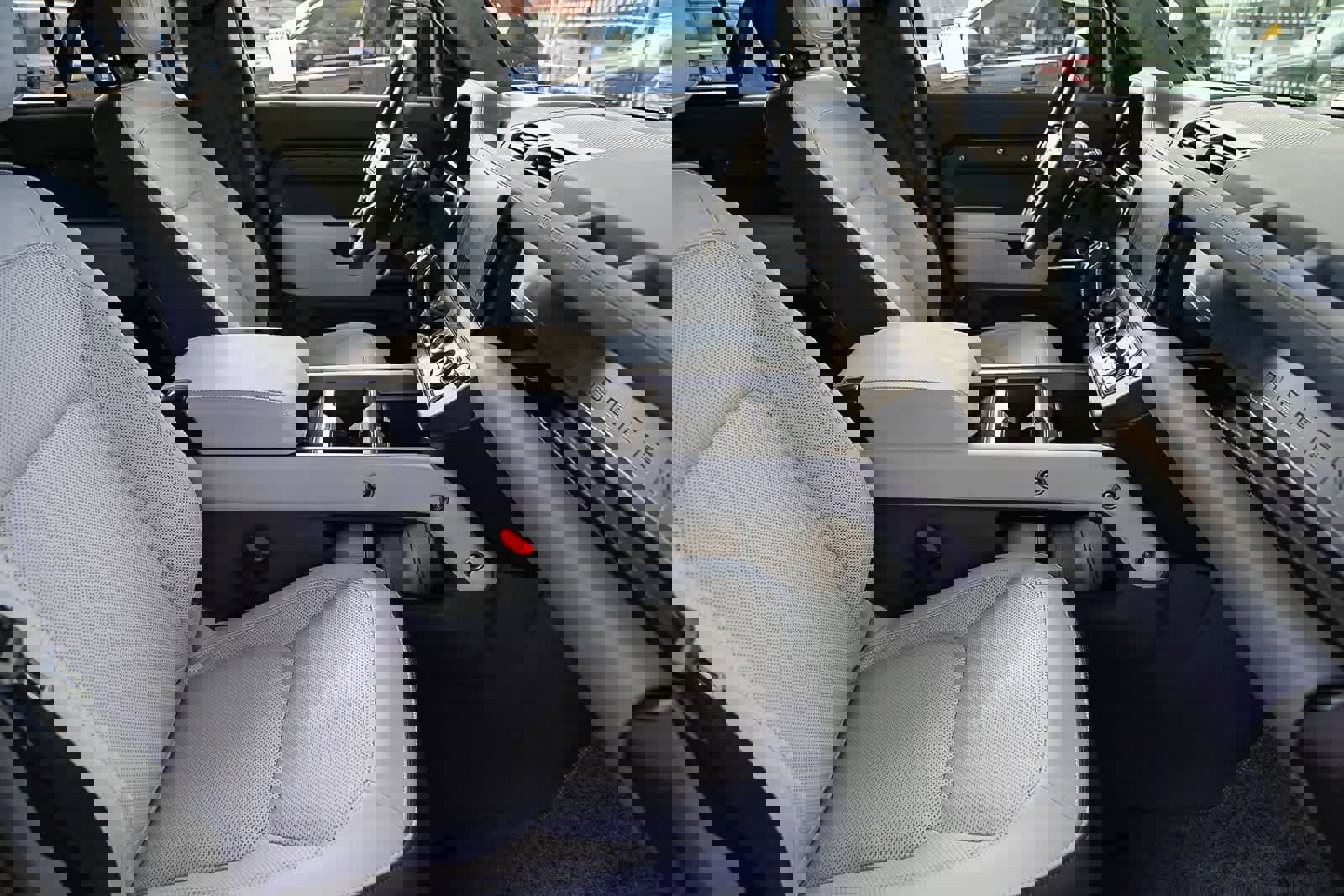 New 2025 Land Rover Defender 130 V8 image 16