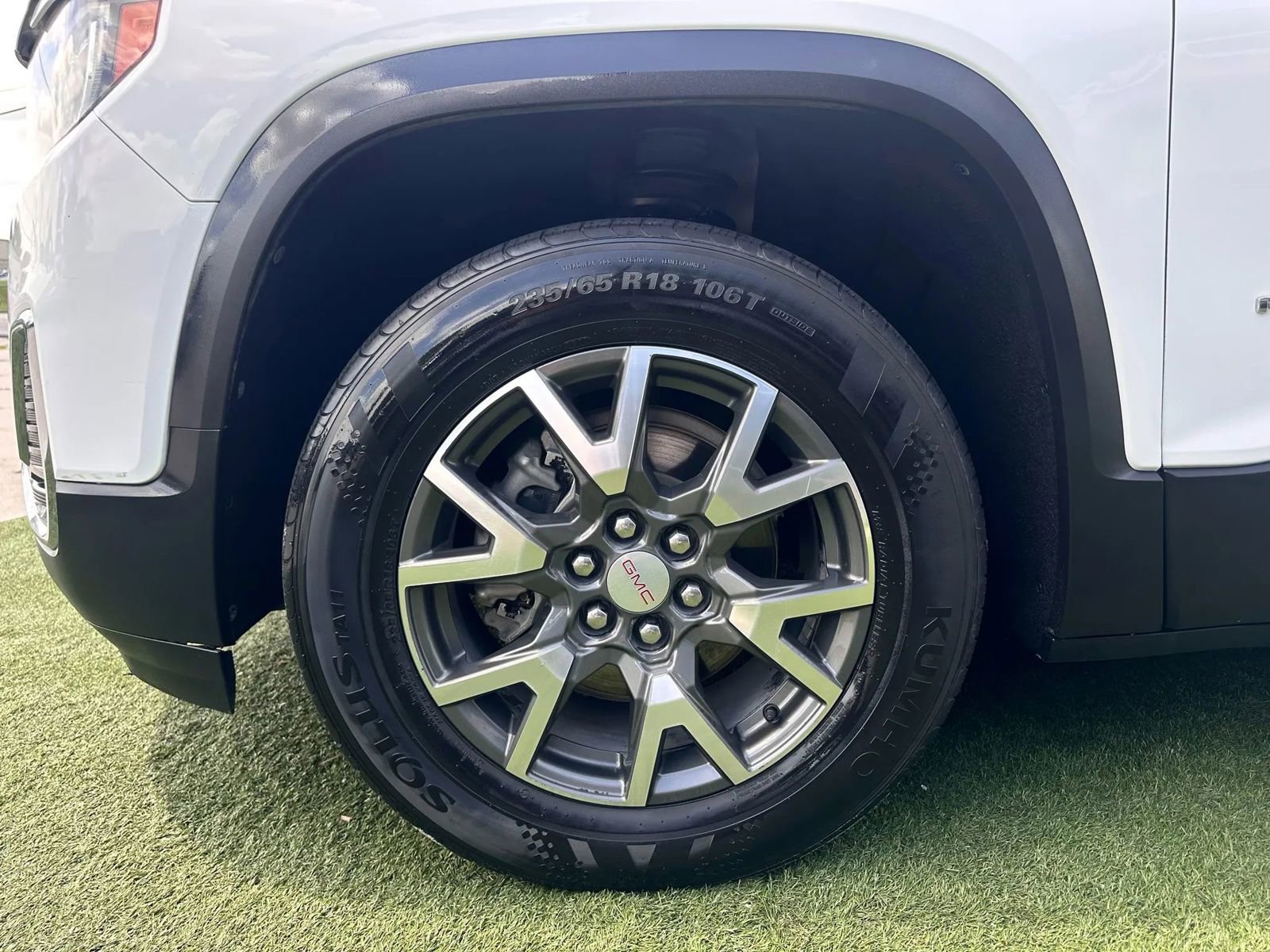 Used 2021 GMC Acadia SLE w/ LPO, Floor Liner Package image 22