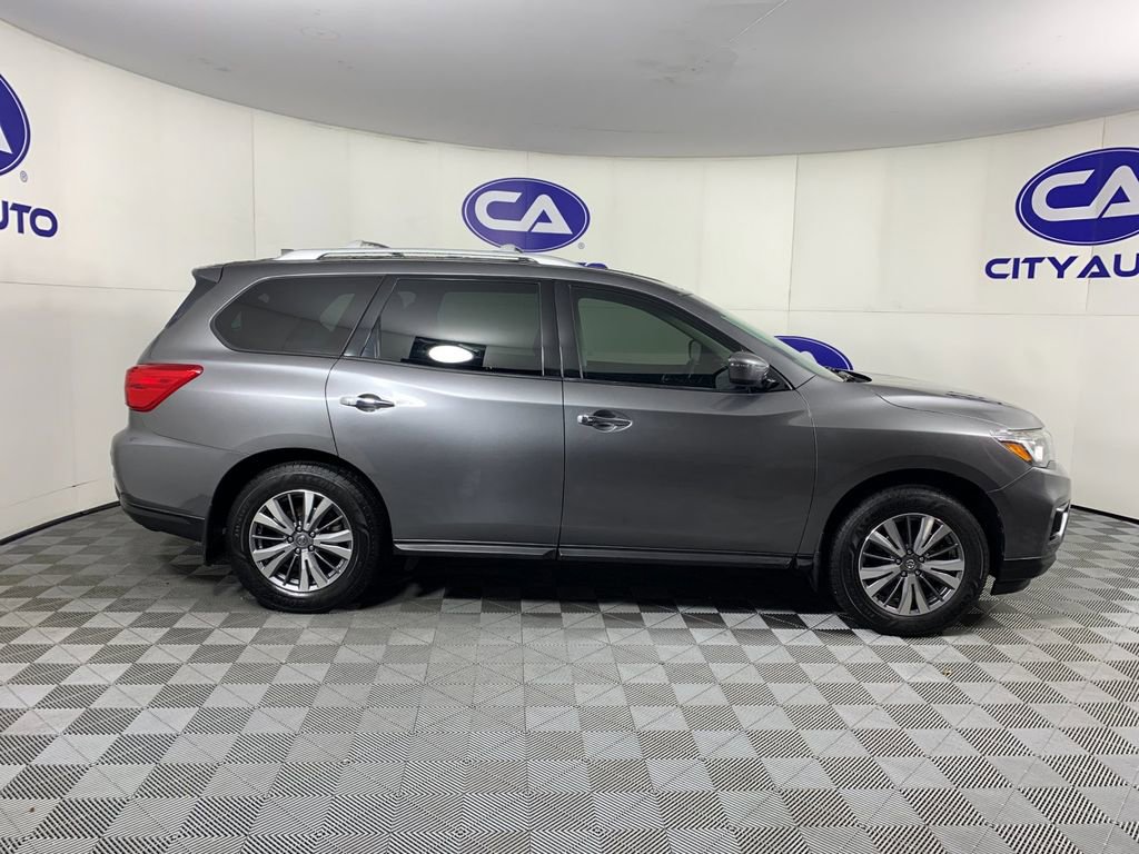 Used 2020 Nissan Pathfinder SV FWD image 2