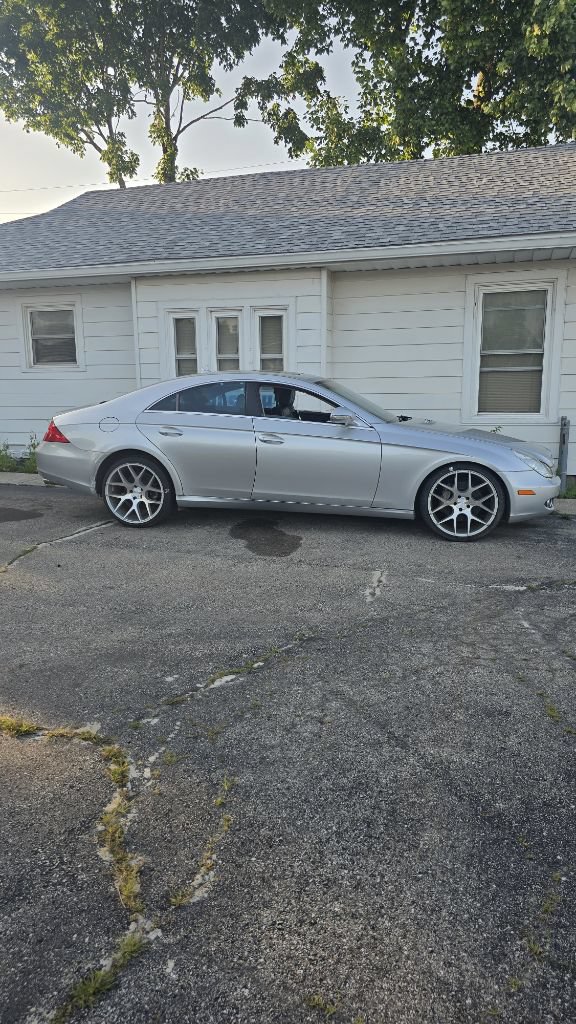 Used 2008 Mercedes-Benz CLS 550 w/ Sport Package image 18