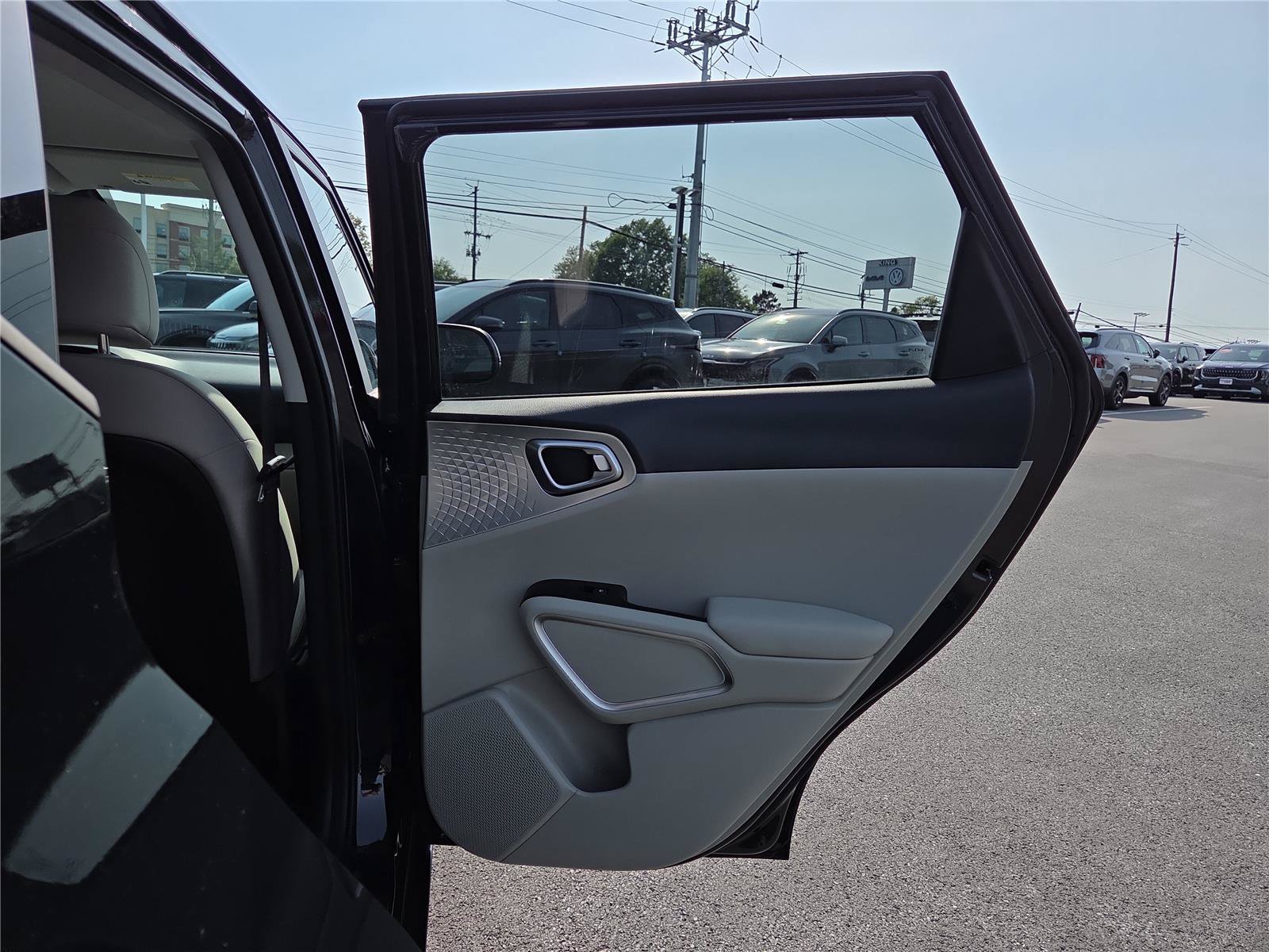 Certified 2024 Kia Soul LX FWD image 29