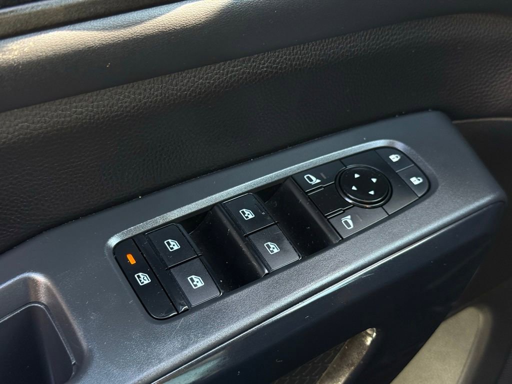 Certified 2024 Nissan Pathfinder SV w/ SV Premium Package FWD image 22