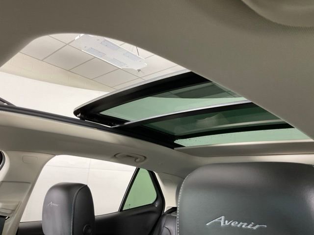 Used 2023 Buick Envision Avenir image 28