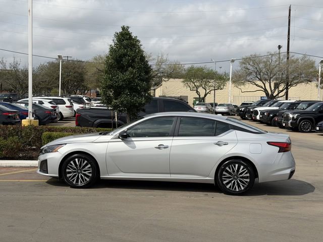 Used 2024 Nissan Altima 2.5 SV image 4