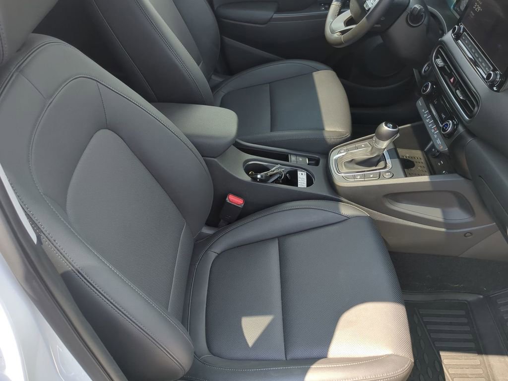 Used 2022 Hyundai Kona Limited image 17