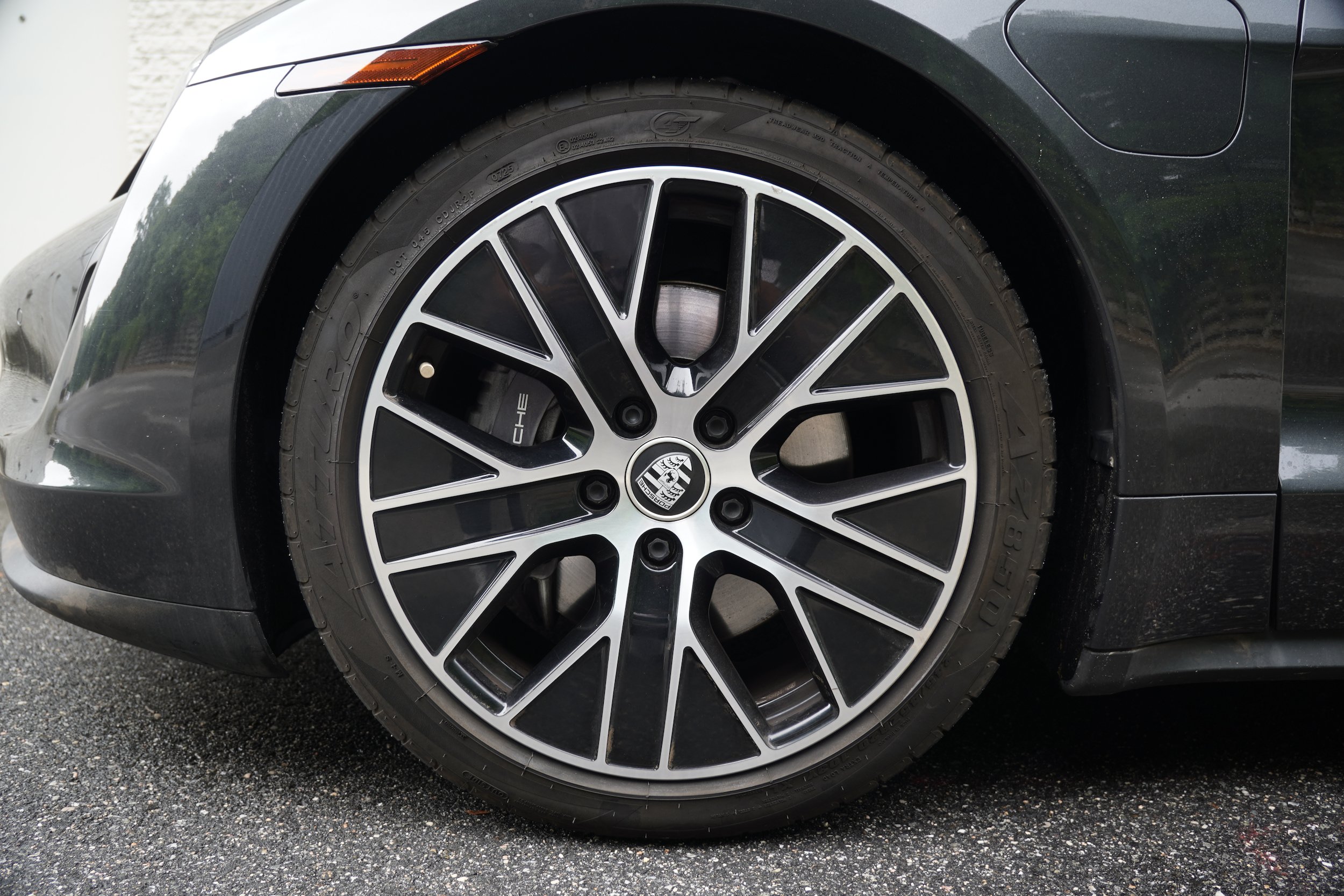 Used 2021 Porsche Taycan RWD image 11