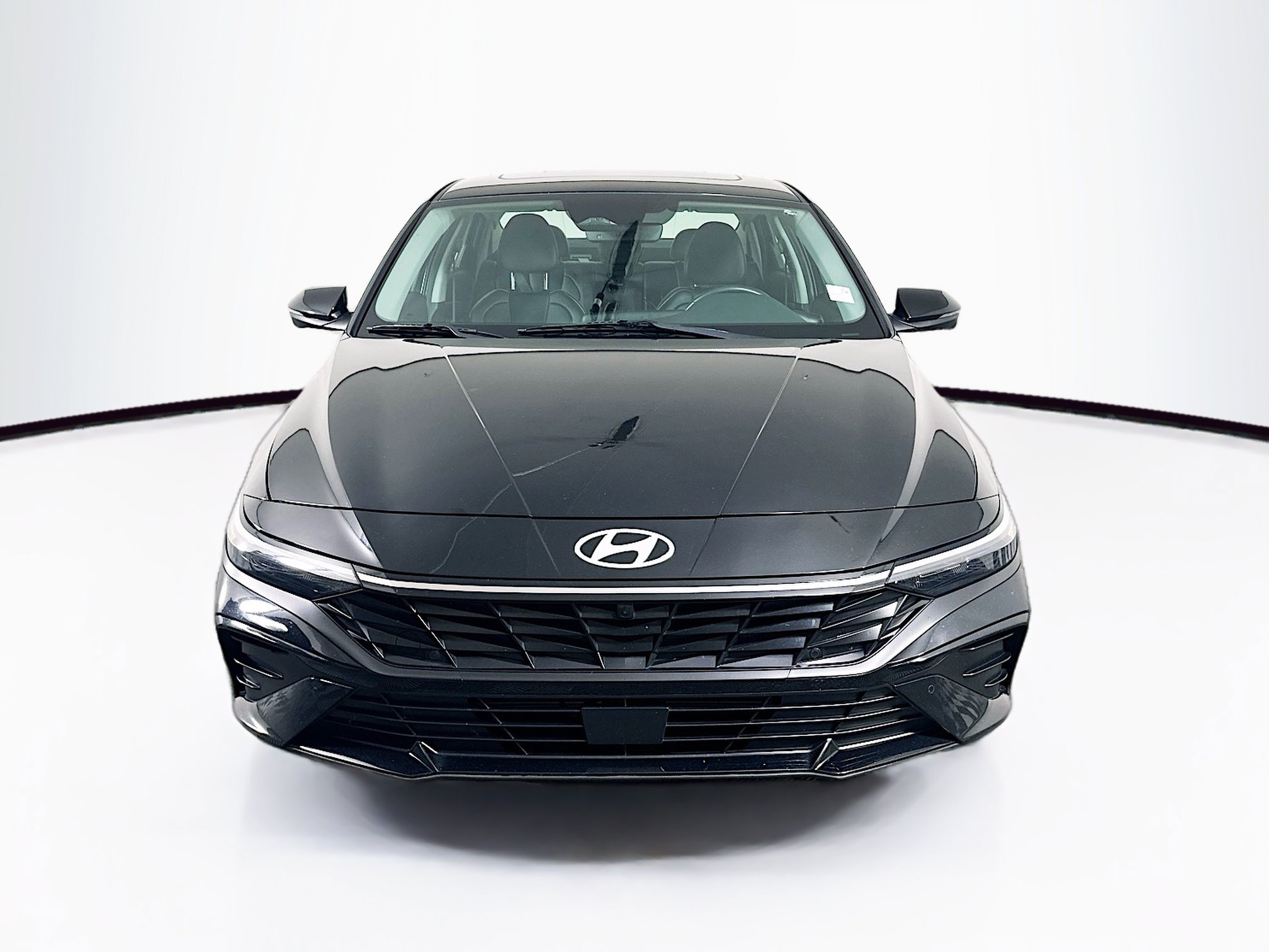 Used 2024 Hyundai Elantra Limited FWD image 2